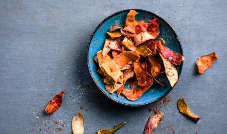 Faire ses chips de pelures de légumes